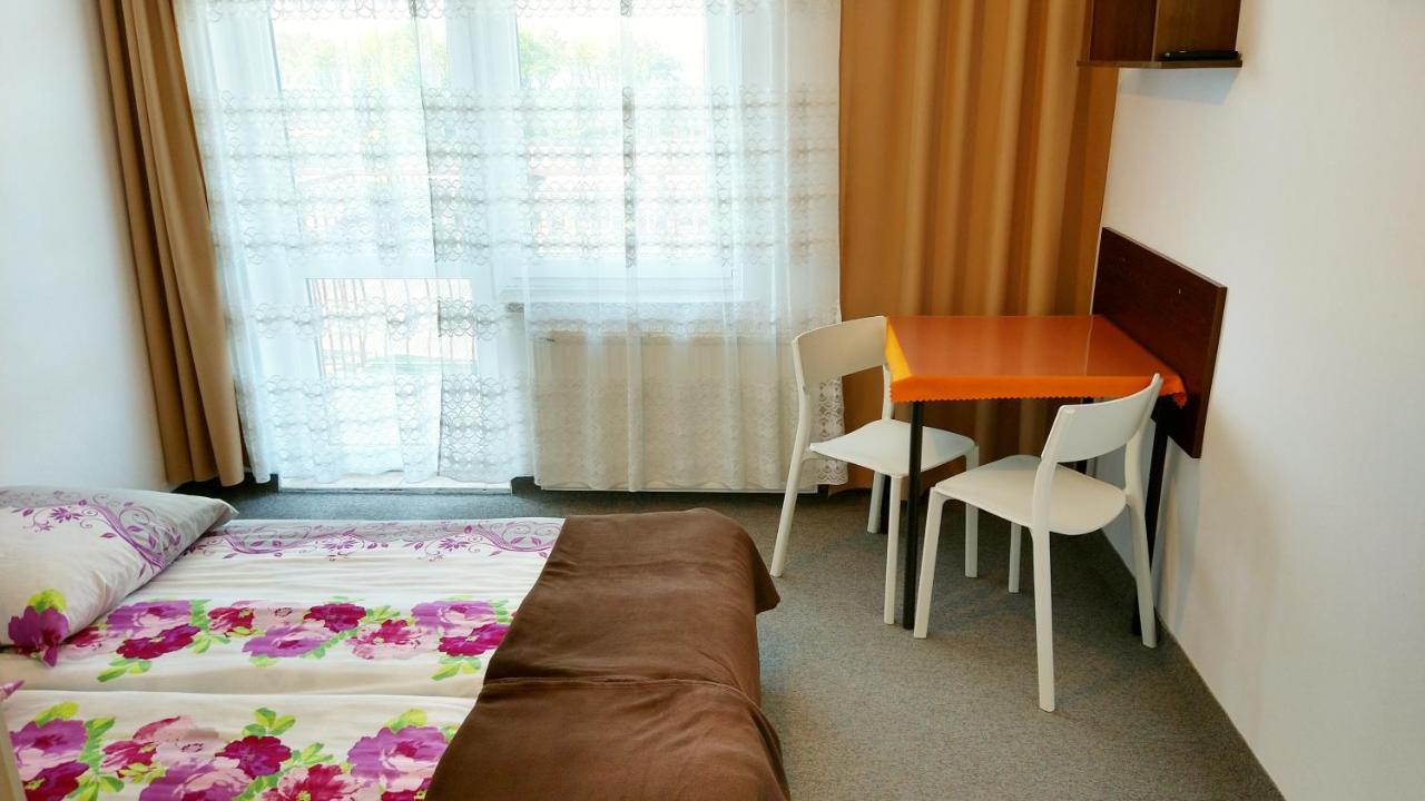 Klif Pokoje Goscinne W Centrum Blisko Morza Устроне-Морське Екстер'єр фото
